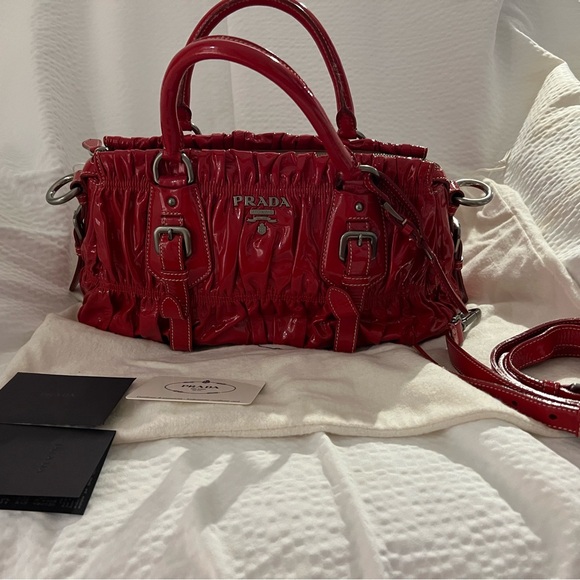 Prada Vernice Gaufre Shopping Satchel Rosso - Picture 1 of 9